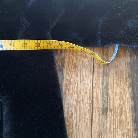 Fur coat. - Picture 8 of 11